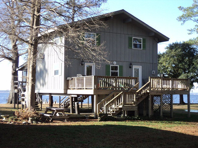 1833 Bayview Road Bath, NC 27808 - Photo 1 of 17 Primary Photo