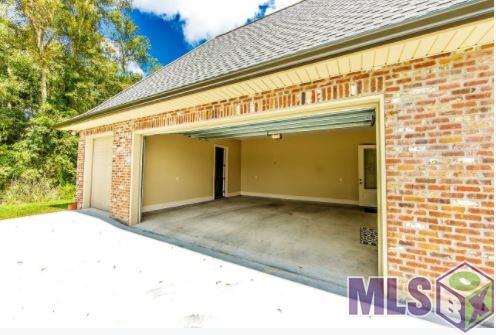 303 Rue Richard Gray, LA 70359 - Photo 16 of 17 Garage
