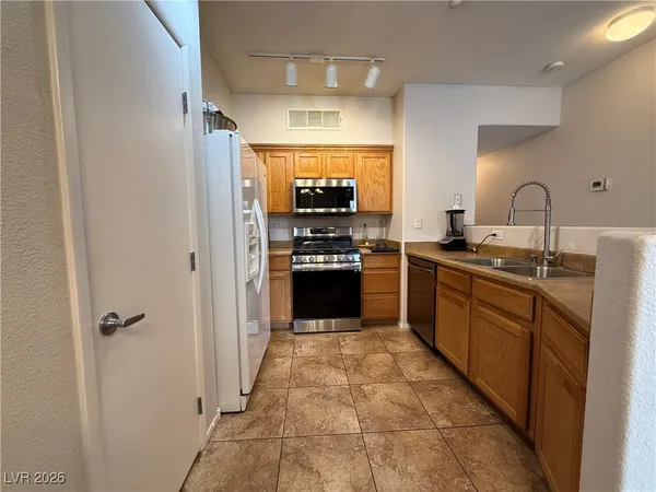 $274,990 | 50 Aura De Blanco Street, Unit 11104, Henderson, NV 89074