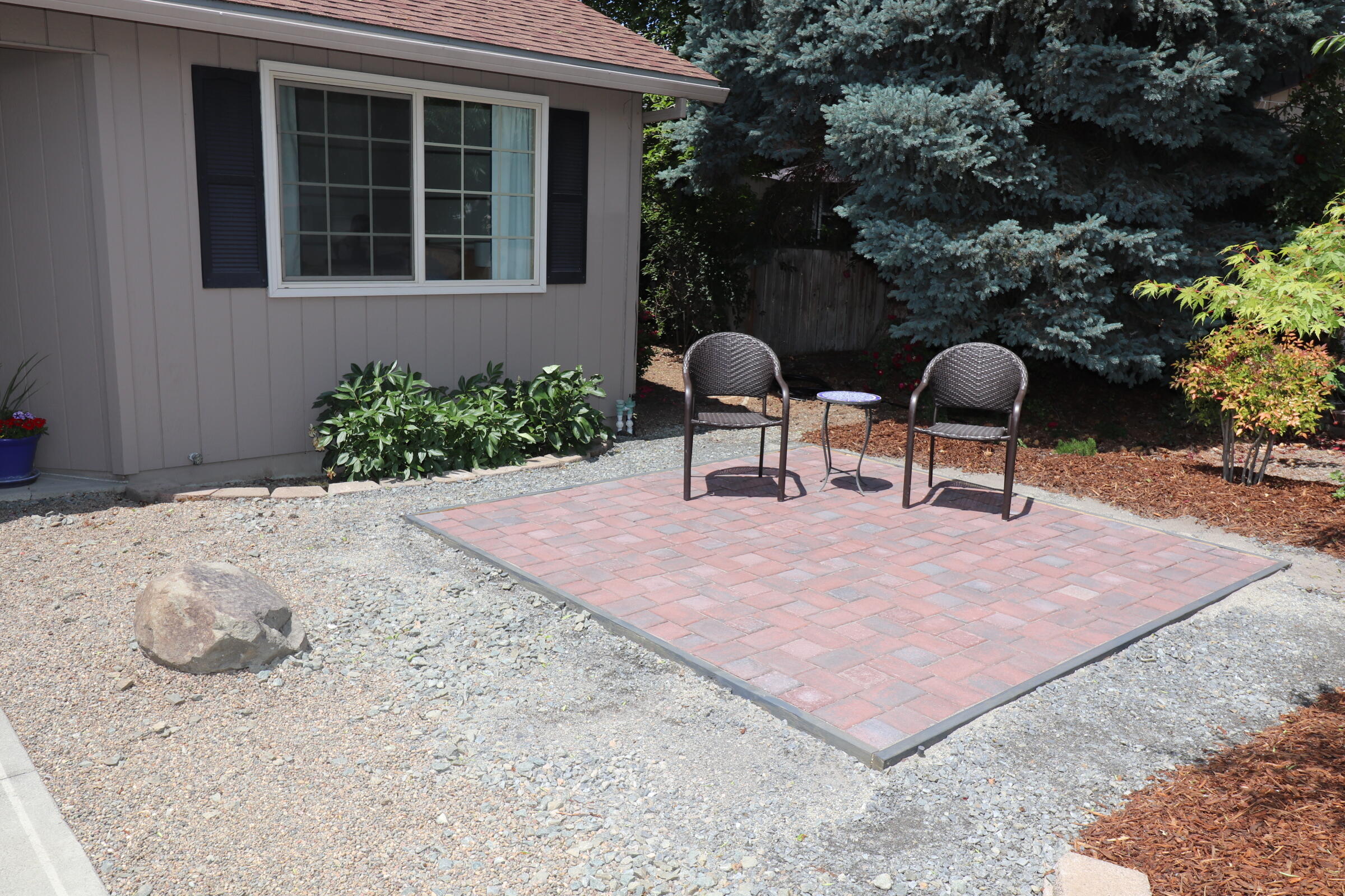 2923 Aldersgate Road Medford, OR 97504 - Photo 5 of 35 IMG_1676