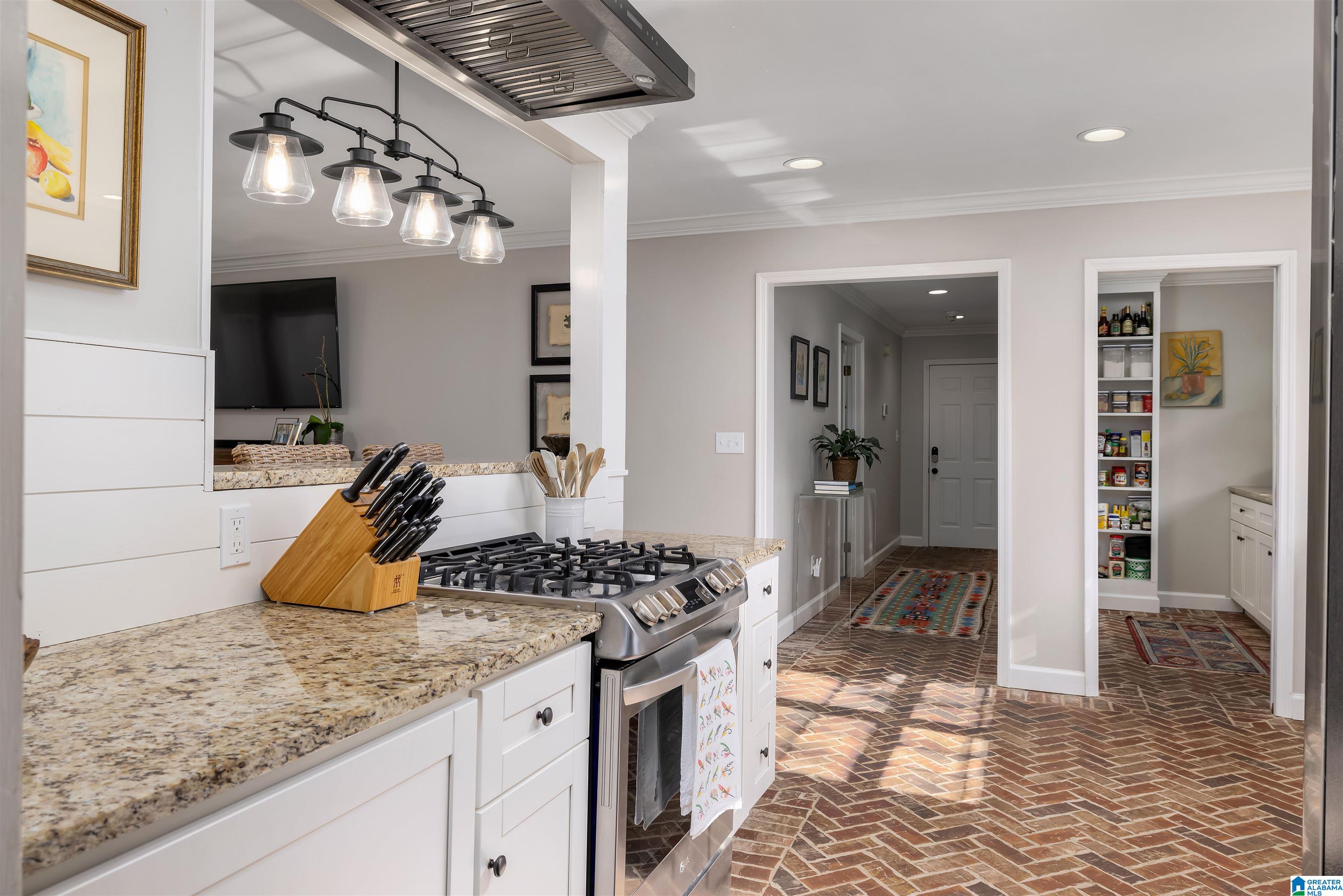 4389 Mountaindale Road Birmingham, AL 35213 - Photo 15 of 54