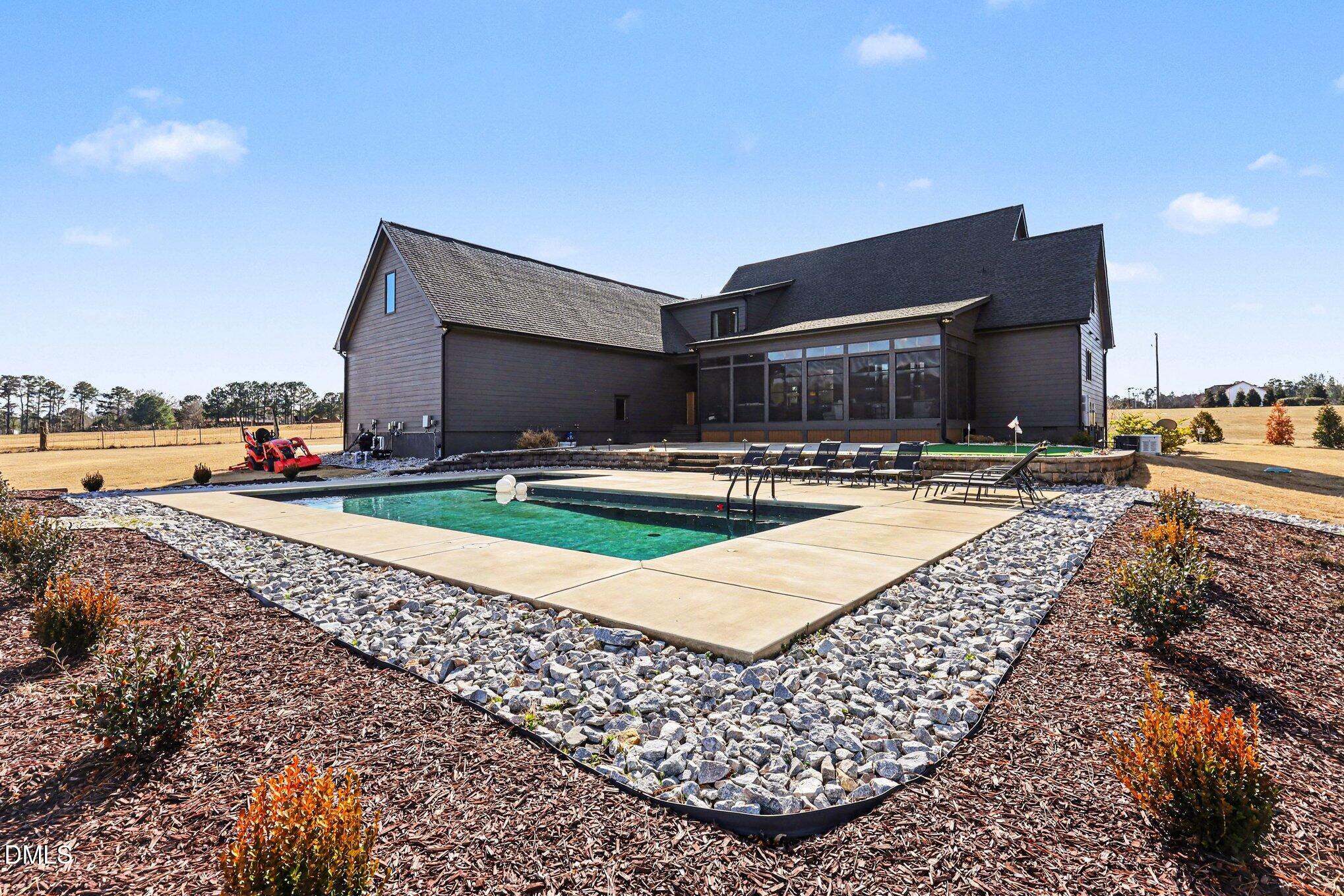 7839 Raleigh Road Benson, NC 27504 - Photo 39 of 45 040_file_1261