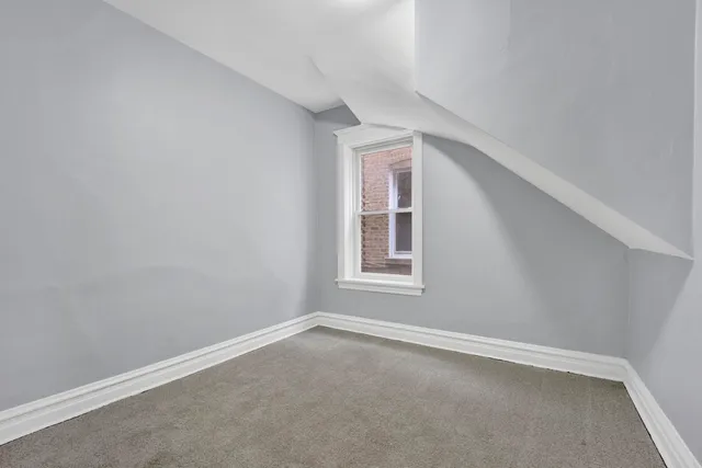 $1,975 | 5015 West Montrose Avenue, Unit 1, Chicago, IL 60641