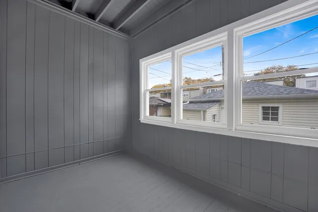 $1,975 | 5015 West Montrose Avenue, Unit 1, Chicago, IL 60641