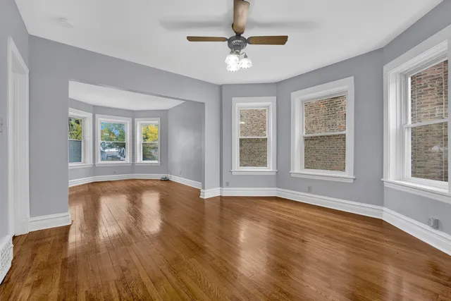 $1,975 | 5015 West Montrose Avenue, Unit 1, Chicago, IL 60641