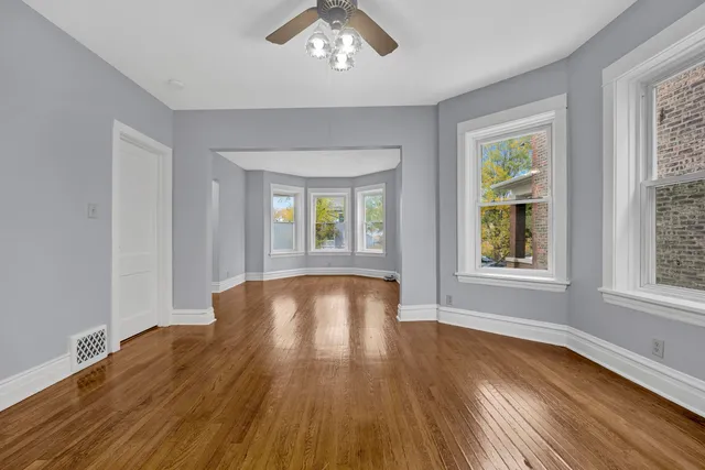 $1,975 | 5015 West Montrose Avenue, Unit 1, Chicago, IL 60641