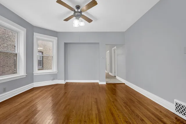 $1,975 | 5015 West Montrose Avenue, Unit 1, Chicago, IL 60641