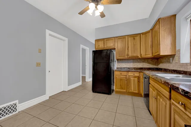 $1,975 | 5015 West Montrose Avenue, Unit 1, Chicago, IL 60641