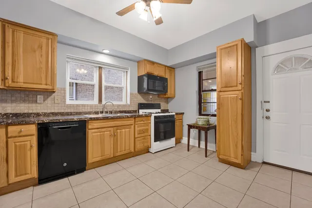 $1,975 | 5015 West Montrose Avenue, Unit 1, Chicago, IL 60641