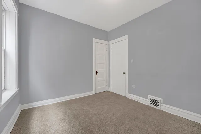 $1,975 | 5015 West Montrose Avenue, Unit 1, Chicago, IL 60641