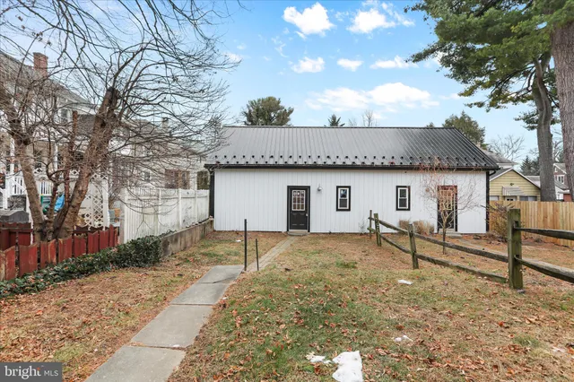 $2,250 | 1052 Edgar Avenue, Chambersburg, PA 17201