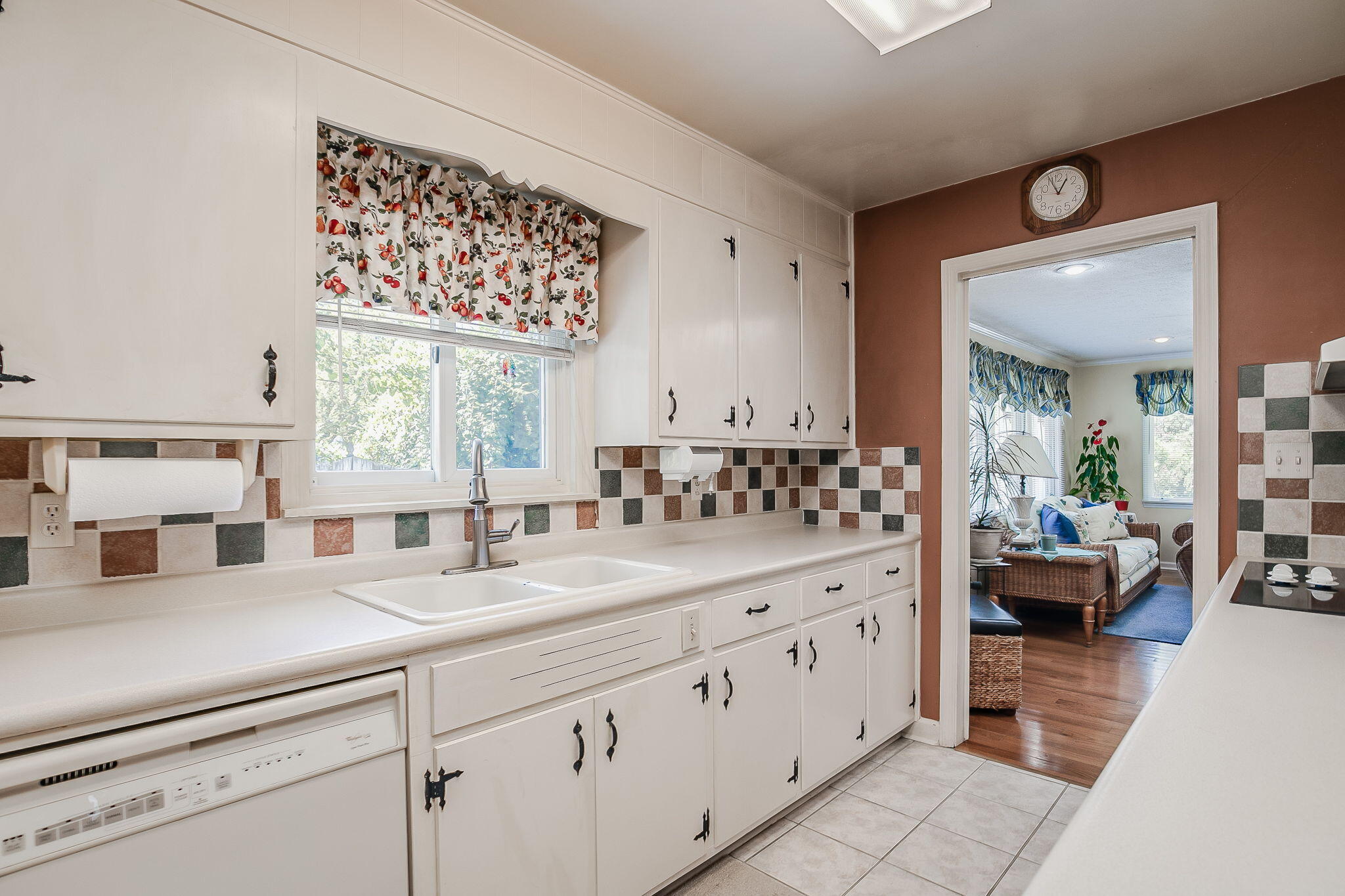 2217 Silverdale Road Kingsport, TN 37660 - Photo 20 of 36 24-web-or-mls-Silverdale-24