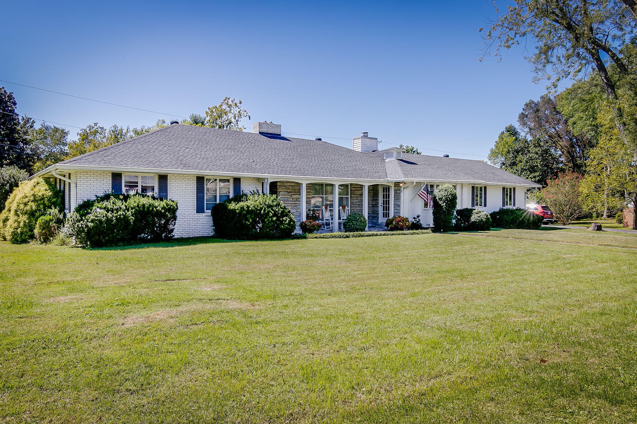 2217 Silverdale Road Kingsport, TN 37660 - Photo 2 of 36 1-web-or-mls-Silverdale