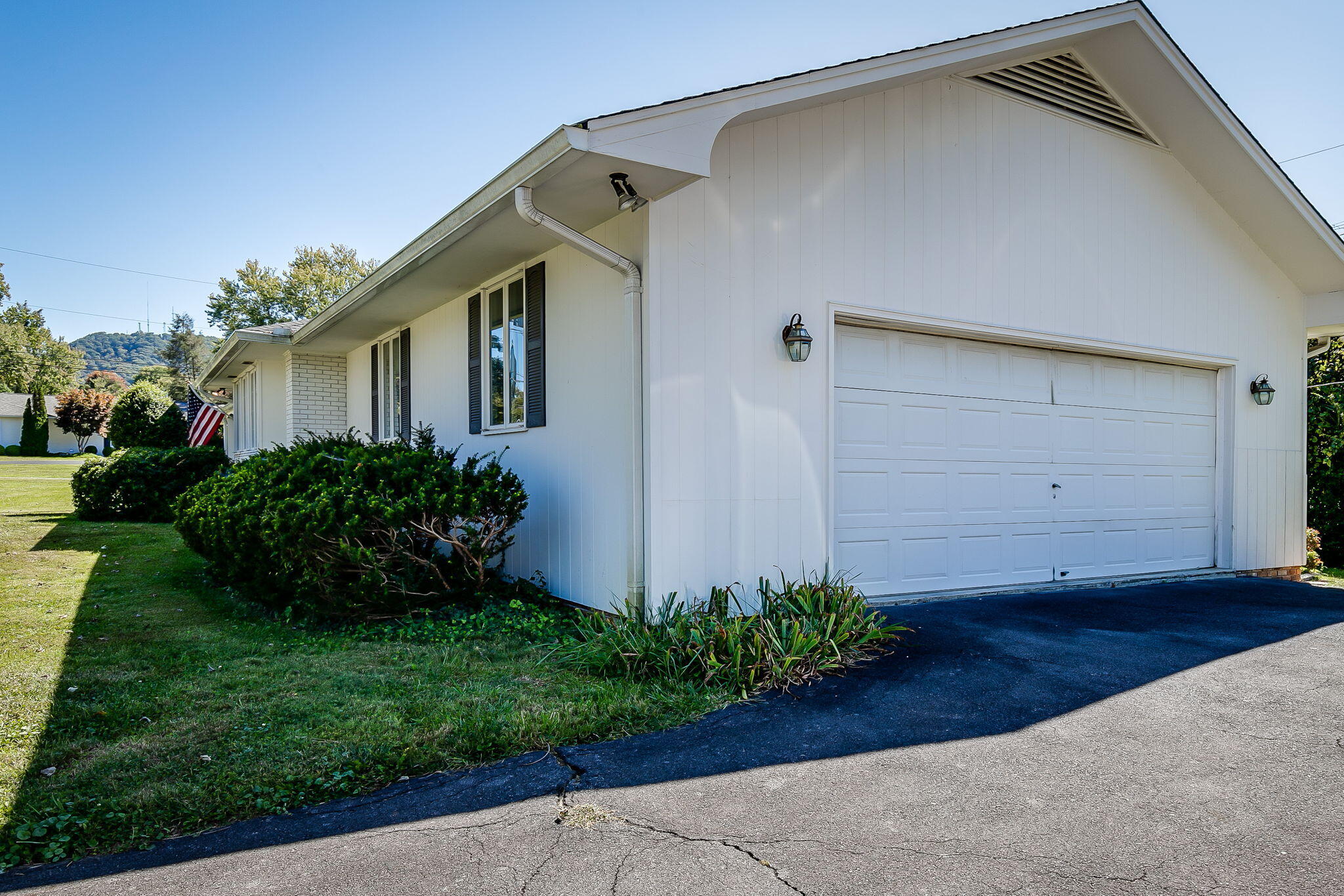 2217 Silverdale Road Kingsport, TN 37660 - Photo 32 of 36 36-web-or-mls-Silverdale-35