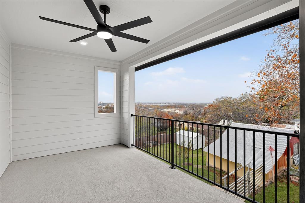 2007 North Montclair Avenue Dallas, TX 75208 - Photo 21 of 25 a view of a roof deck