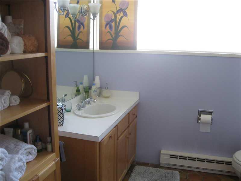 112 Israel Head Road Ogunquit, ME 03907 - Photo 11 of 24 Bathroom.
