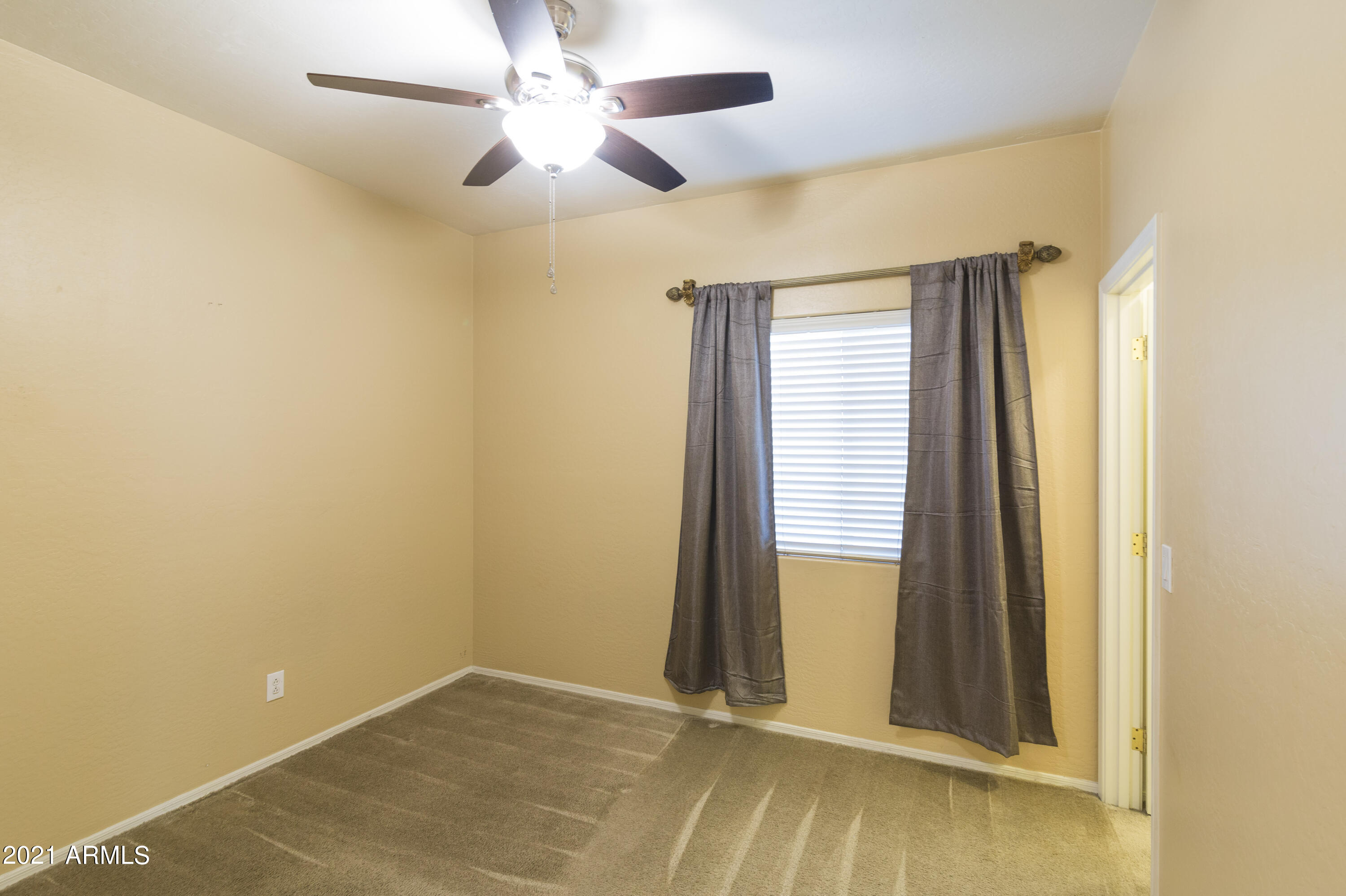 320 West Brooks Street Gilbert, AZ 85233 - Photo 15 of 33 320 W Brooks-16