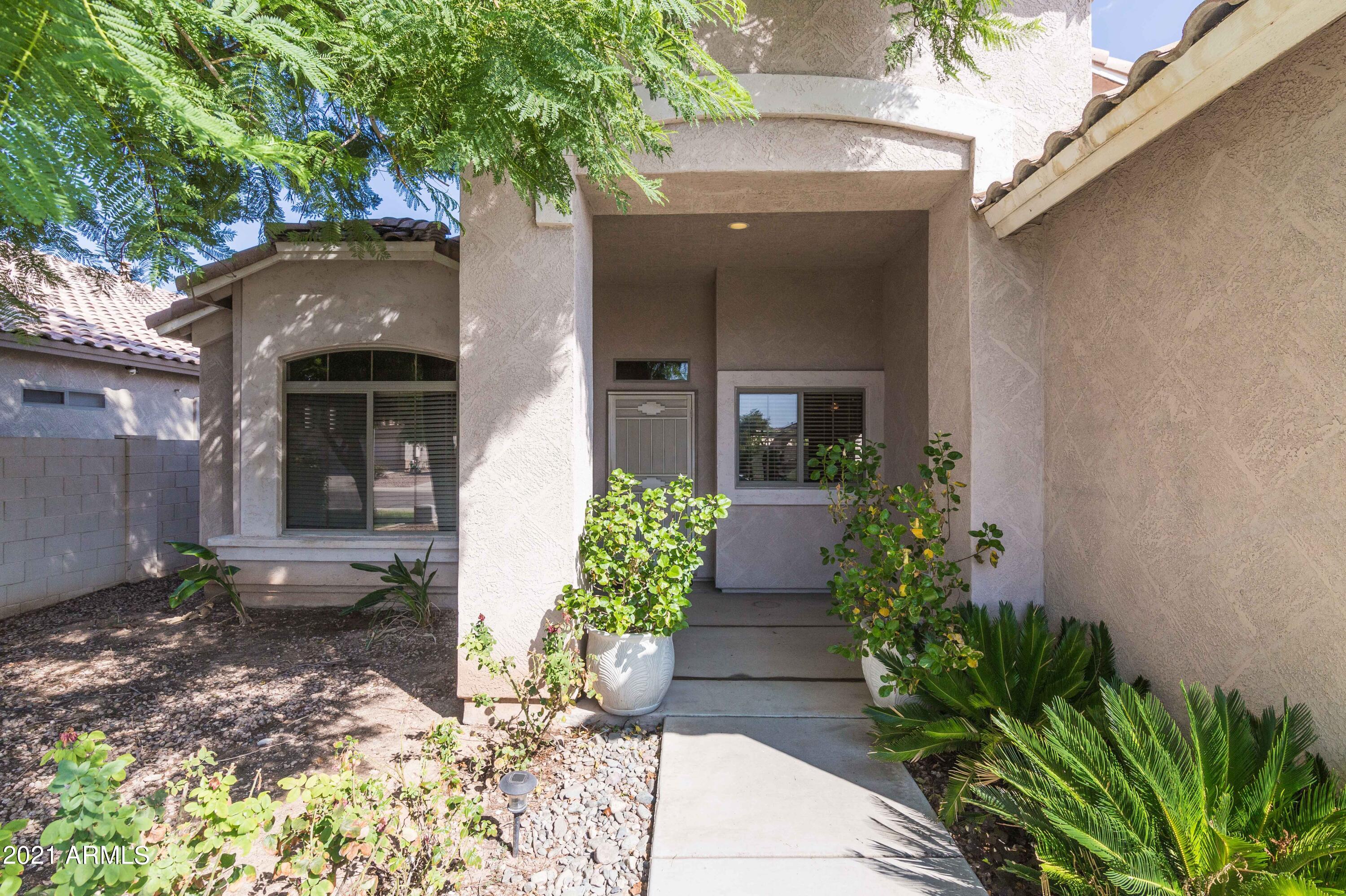 320 West Brooks Street Gilbert, AZ 85233 - Photo 3 of 33 320 W Brooks-3