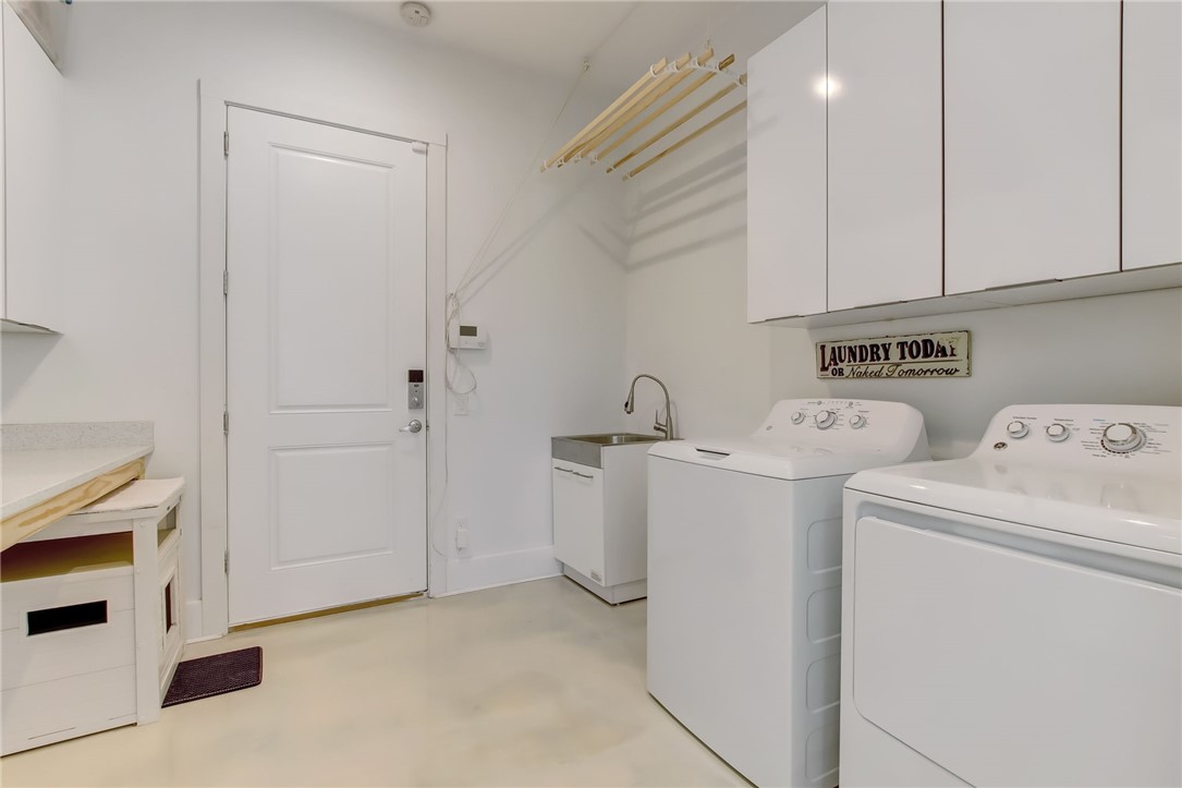521 Bonnieview Road Fernandina Beach, FL 32034 - Photo 18 of 35 a utility room with dryer and washer