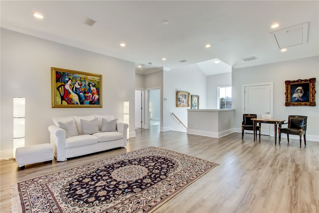 521 Bonnieview Road Fernandina Beach, FL 32034 - Photo 20 of 35 a living room with furniture and a rug