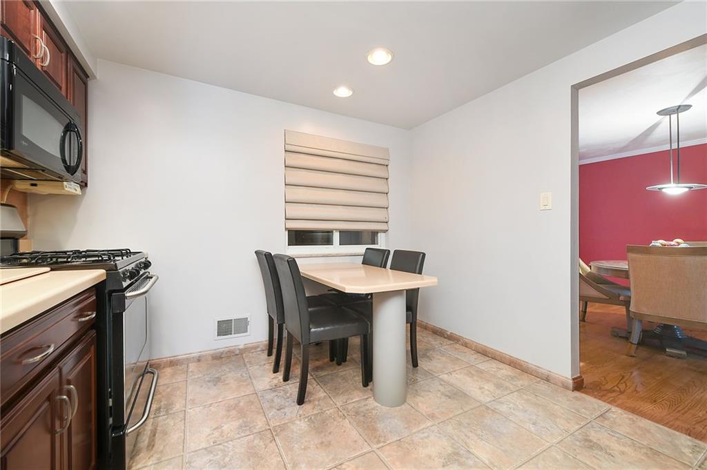 21 Ridgecrest Drive Pittsburgh, PA 15235 - Photo 7 of 24 Gallery Image 7