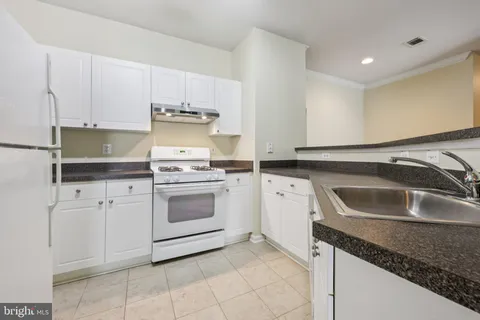 $399,900 | 11355 Aristotle Drive, Unit 8313, Fairfax, VA 22030