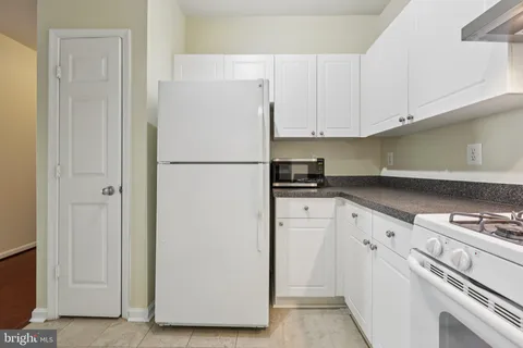 $399,900 | 11355 Aristotle Drive, Unit 8313, Fairfax, VA 22030