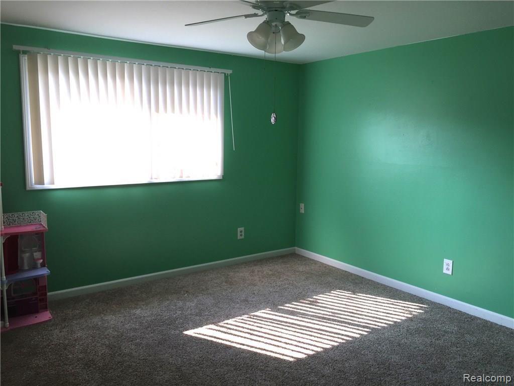 54452 Mound Road Utica, MI 48316 - Photo 25 of 34 IMG_4506.JPG