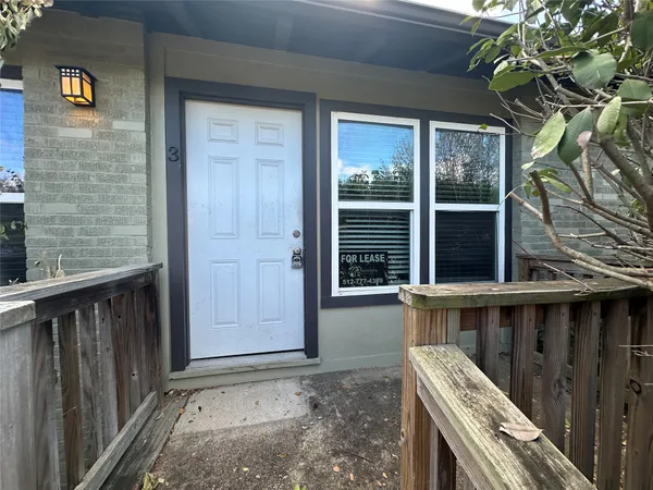 $1,395 | 5216 McCarty Lane, Unit 3, Austin, TX 78749
