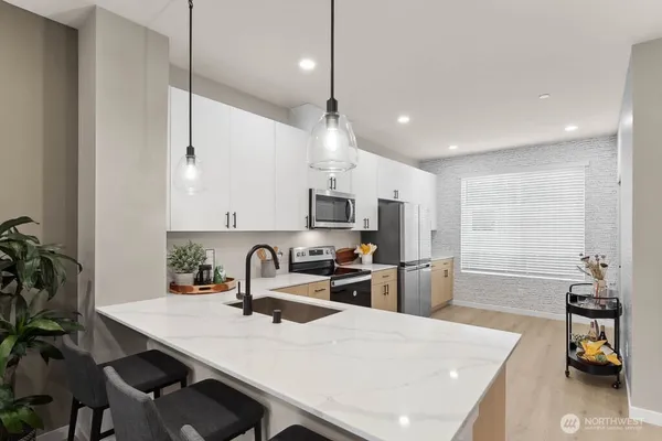 $589,995 | 16111 36th Avenue West, Unit K2, Lynnwood, WA 98087