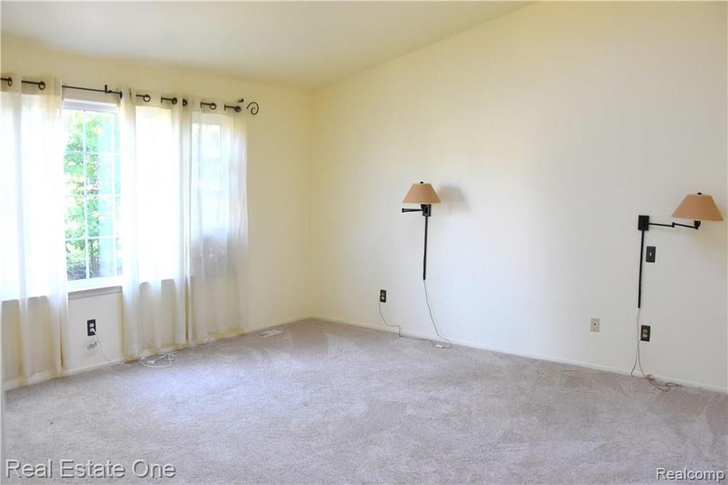 1984 Clear Point Court Rochester Hills, MI 48306 - Photo 12 of 21