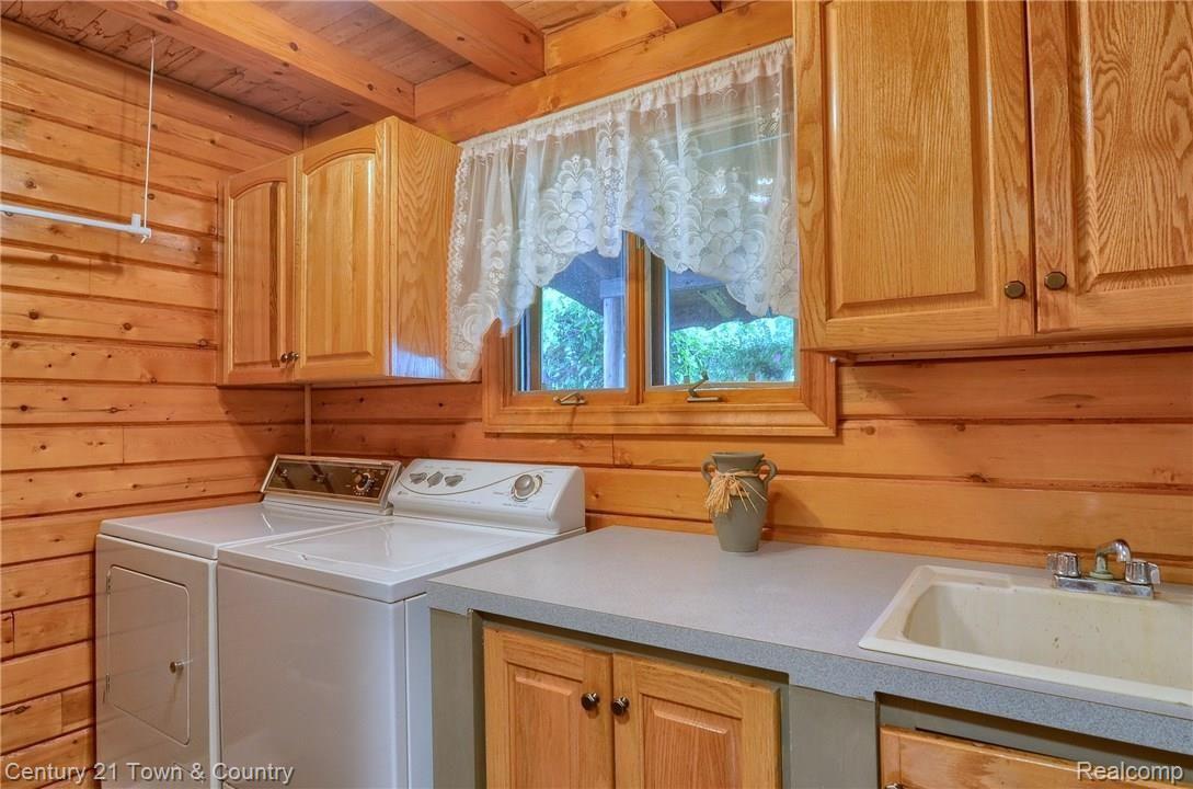3785 Lake George Road Oxford, MI 48370 - Photo 29 of 46 Laundry_Room.jpg