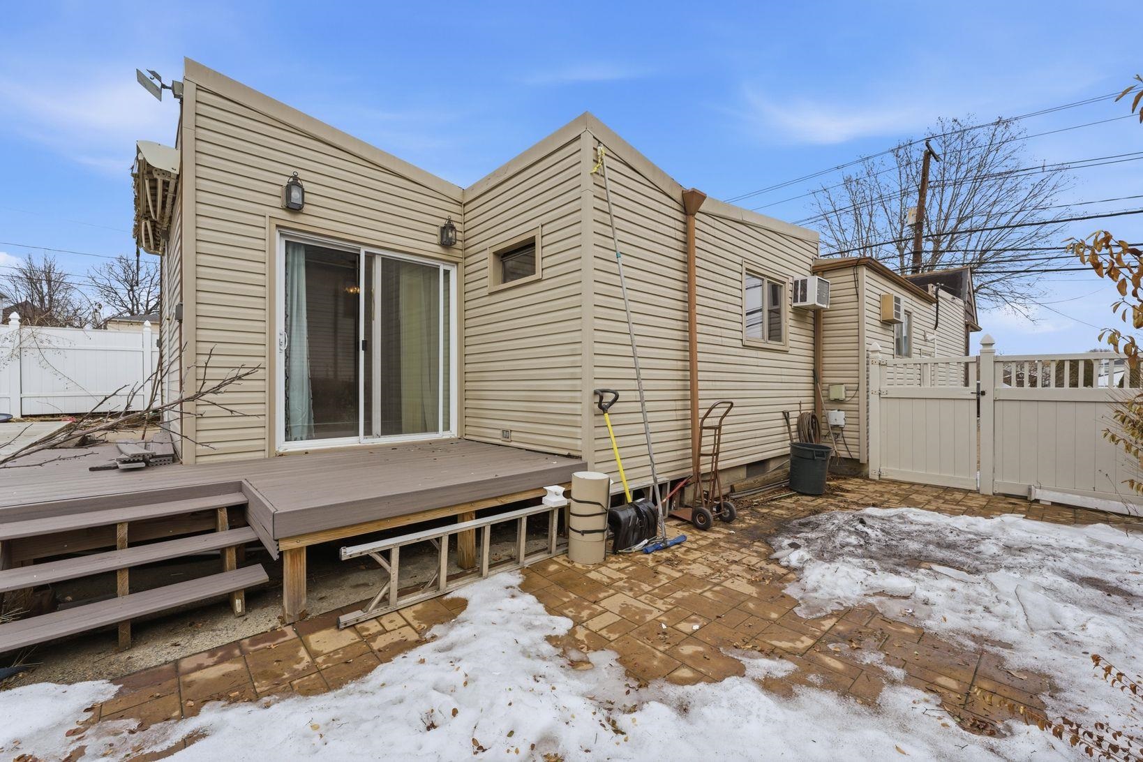229 Centre Avenue Secaucus, NJ 07094 - Photo 35 of 40 a backyard of a house