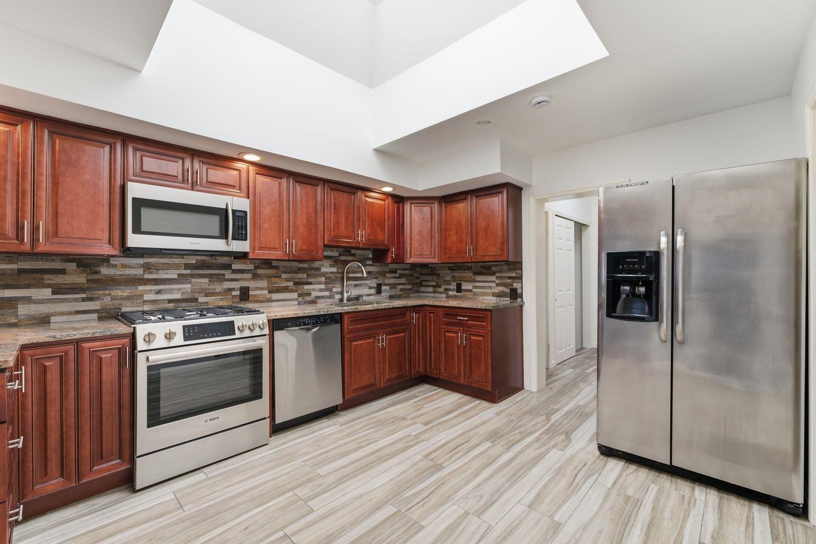 229 Centre Avenue Secaucus, NJ 07094 - Photo 9 of 40