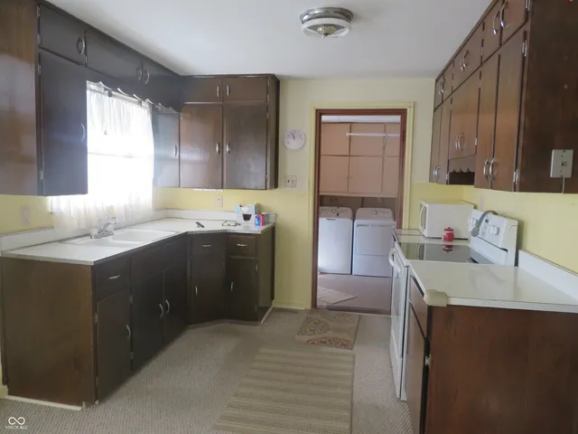 $168,000 | 413 East State Road 28, Alexandria, IN 46001