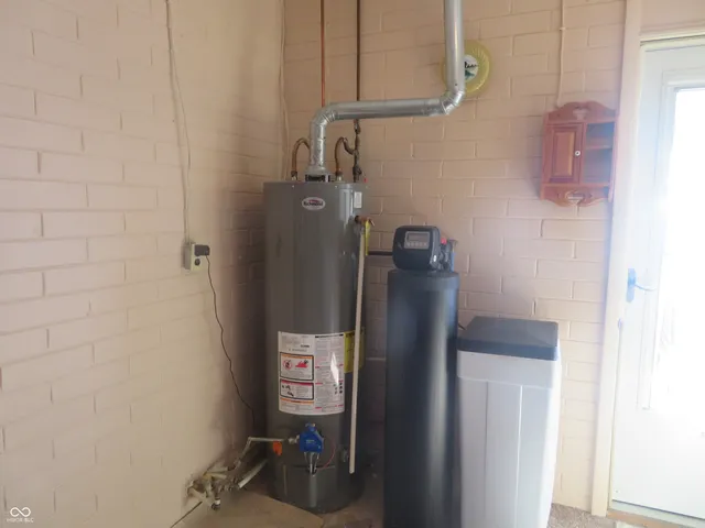 $168,000 | 413 East State Road 28, Alexandria, IN 46001