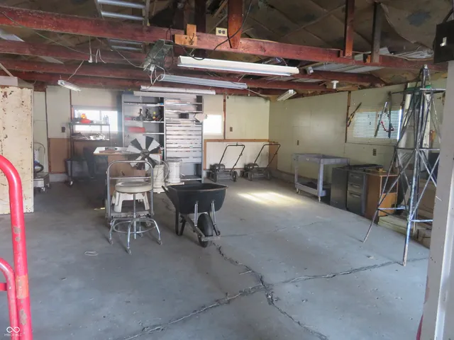 $168,000 | 413 East State Road 28, Alexandria, IN 46001