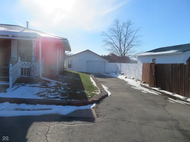 $168,000 | 413 East State Road 28, Alexandria, IN 46001