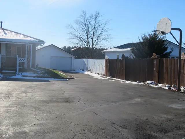 $168,000 | 413 East State Road 28, Alexandria, IN 46001