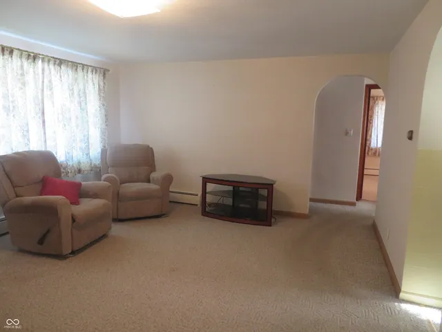 $168,000 | 413 East State Road 28, Alexandria, IN 46001