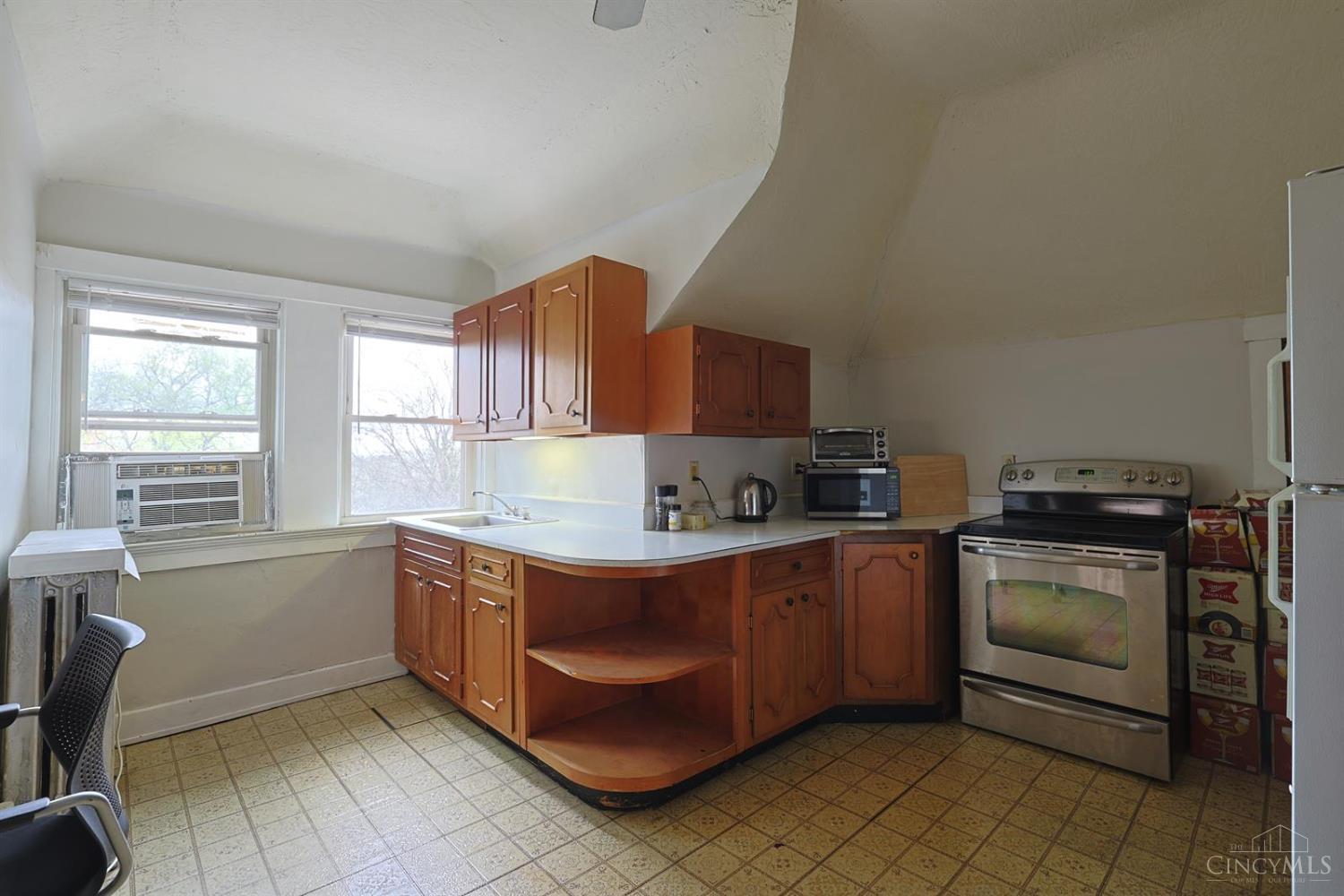 448 Riddle Road Cincinnati, OH 45220 - Photo 29 of 49