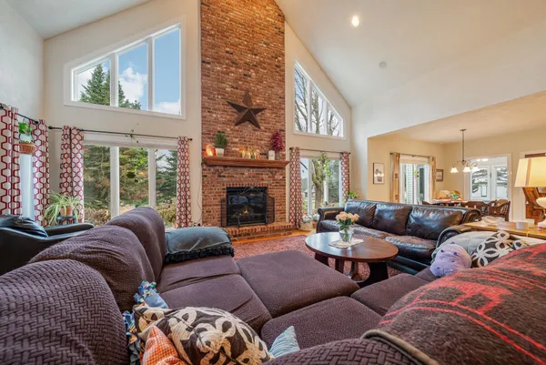 $900,000 | E5975 Sunset Court, Weyauwega, WI 54983