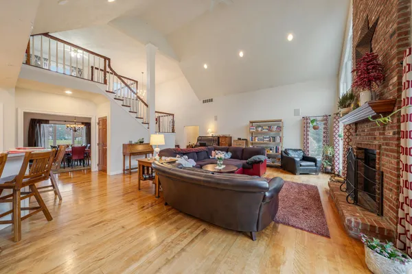 $900,000 | E5975 Sunset Court, Weyauwega, WI 54983
