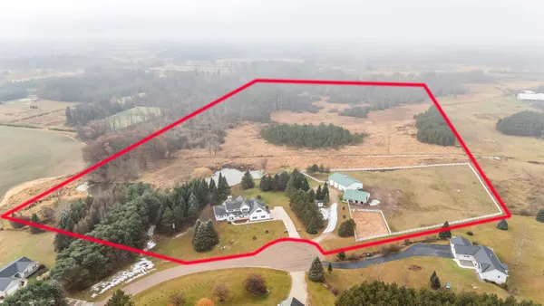$900,000 | E5975 Sunset Court, Weyauwega, WI 54983