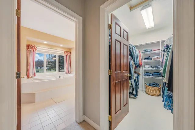 $900,000 | E5975 Sunset Court, Weyauwega, WI 54983