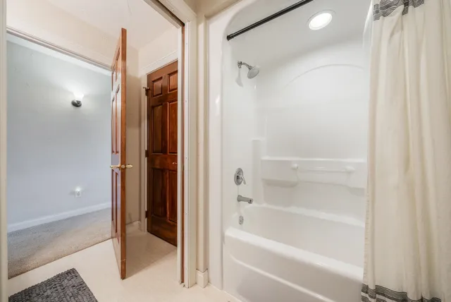 $900,000 | E5975 Sunset Court, Weyauwega, WI 54983