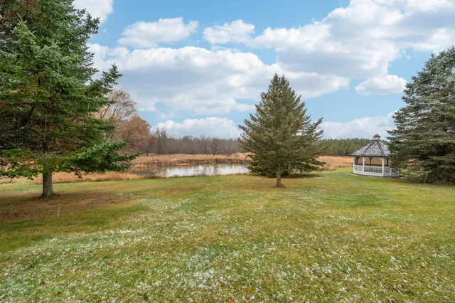 $900,000 | E5975 Sunset Court, Weyauwega, WI 54983