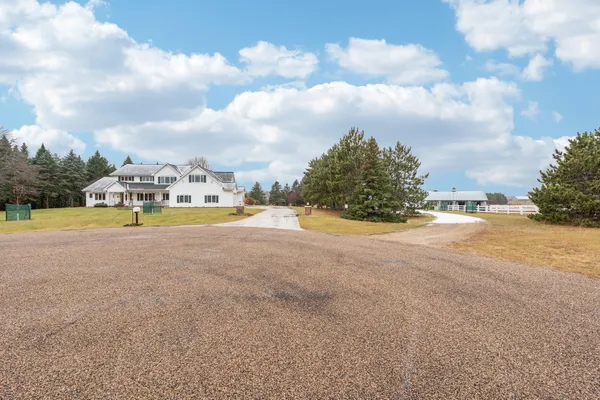$900,000 | E5975 Sunset Court, Weyauwega, WI 54983