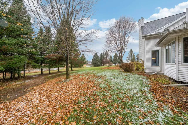 $900,000 | E5975 Sunset Court, Weyauwega, WI 54983