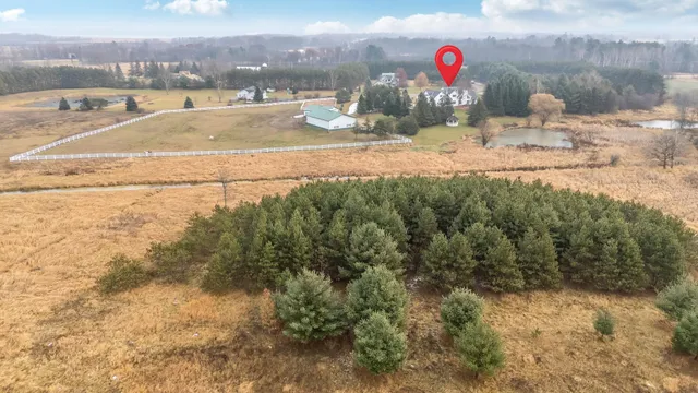 $900,000 | E5975 Sunset Court, Weyauwega, WI 54983